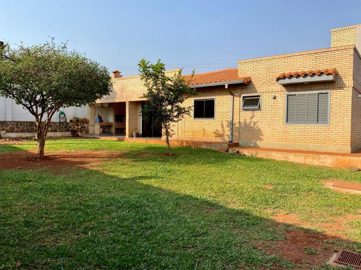 Moderna Y Unica Casa Independiente Con Jardin Y Estacionamiento Сьюдад-дель-Эсте Экстерьер фото