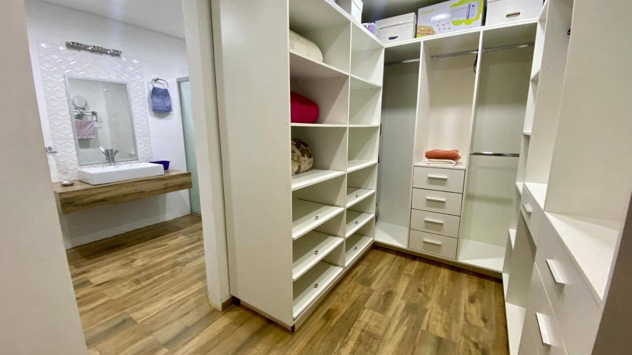 Moderna Y Unica Casa Independiente Con Jardin Y Estacionamiento Сьюдад-дель-Эсте Экстерьер фото