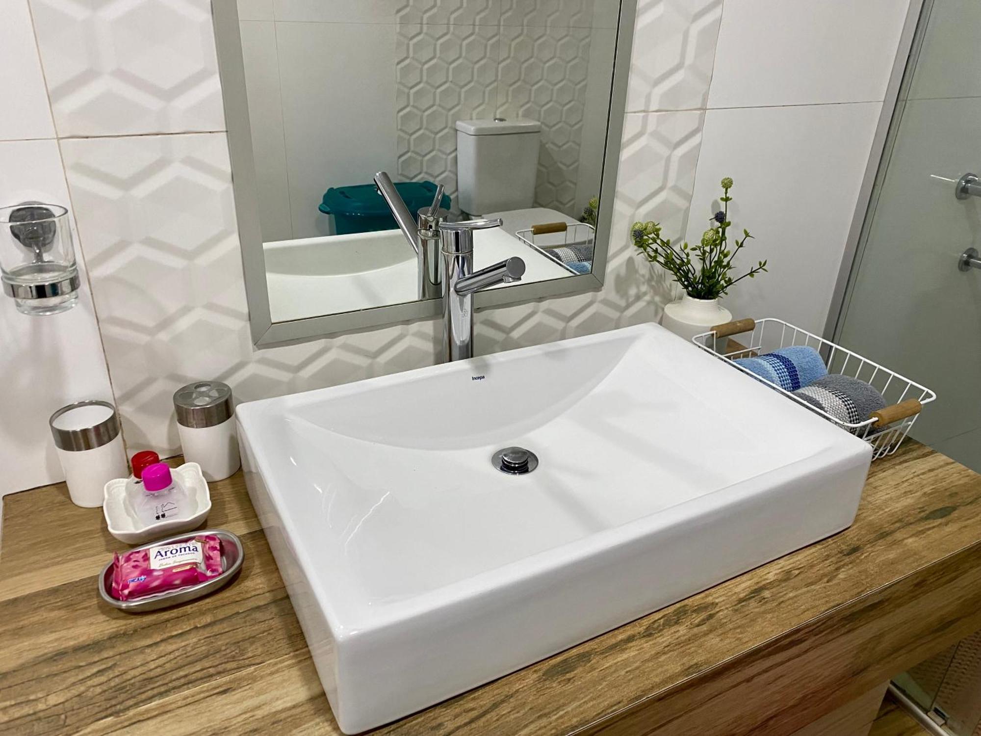 Moderna Y Unica Casa Independiente Con Jardin Y Estacionamiento Сьюдад-дель-Эсте Экстерьер фото